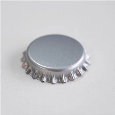 Metalna kruna kapa od bijelog lima